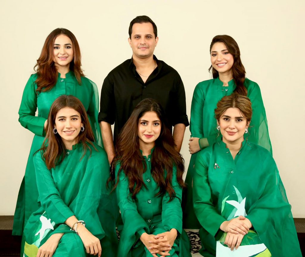 Sinf-e-Naazuk to Sinf-e-Aahan: Sajal, Yumna, Syra, Kubra & Ramsha unite for  mega project